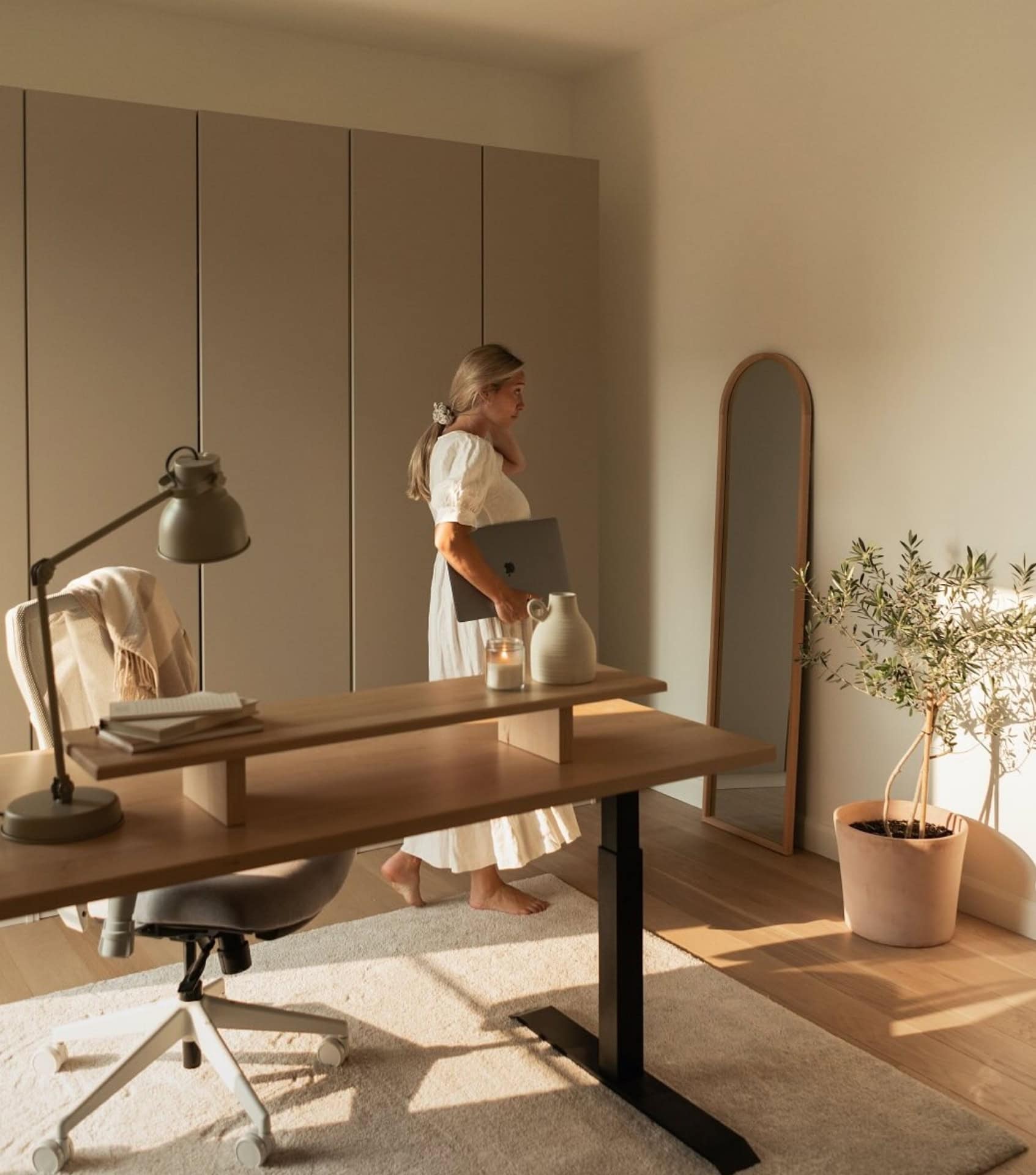 Image by Ergonofis (Best Sustainable Standing Desks)