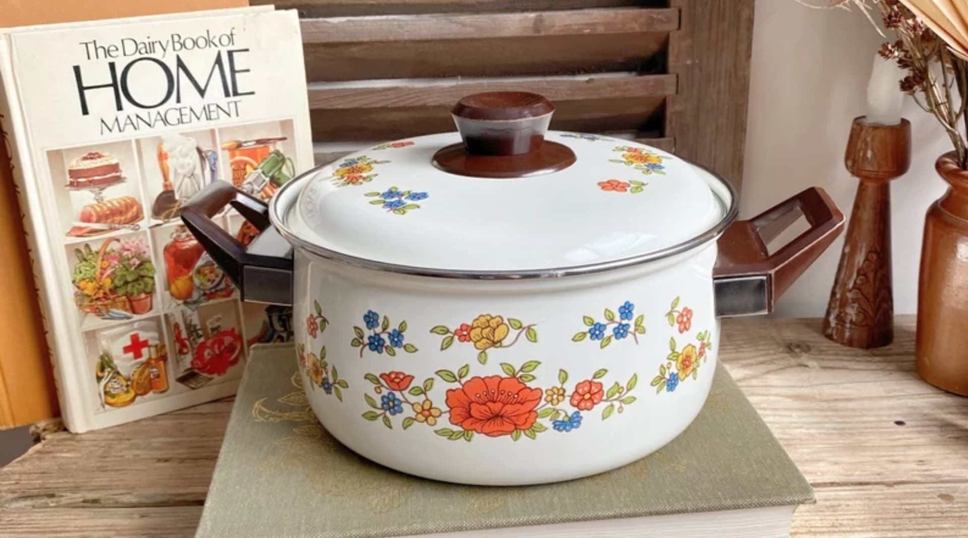 Image by Etsy Vintage Cookware (eco-friendly-cookware)
