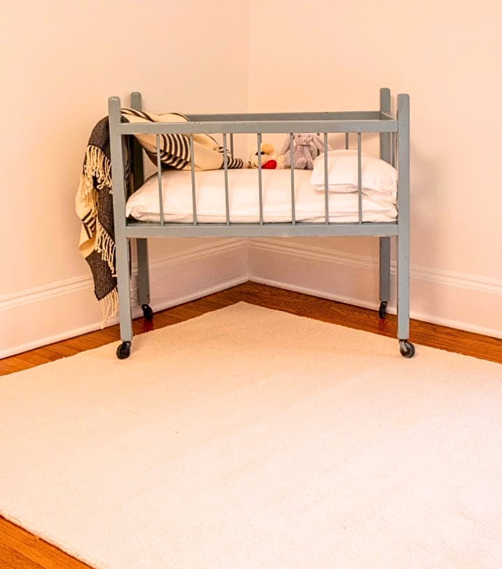 Image by Hook & Loom (non-toxic-nursery-rugs) (2)