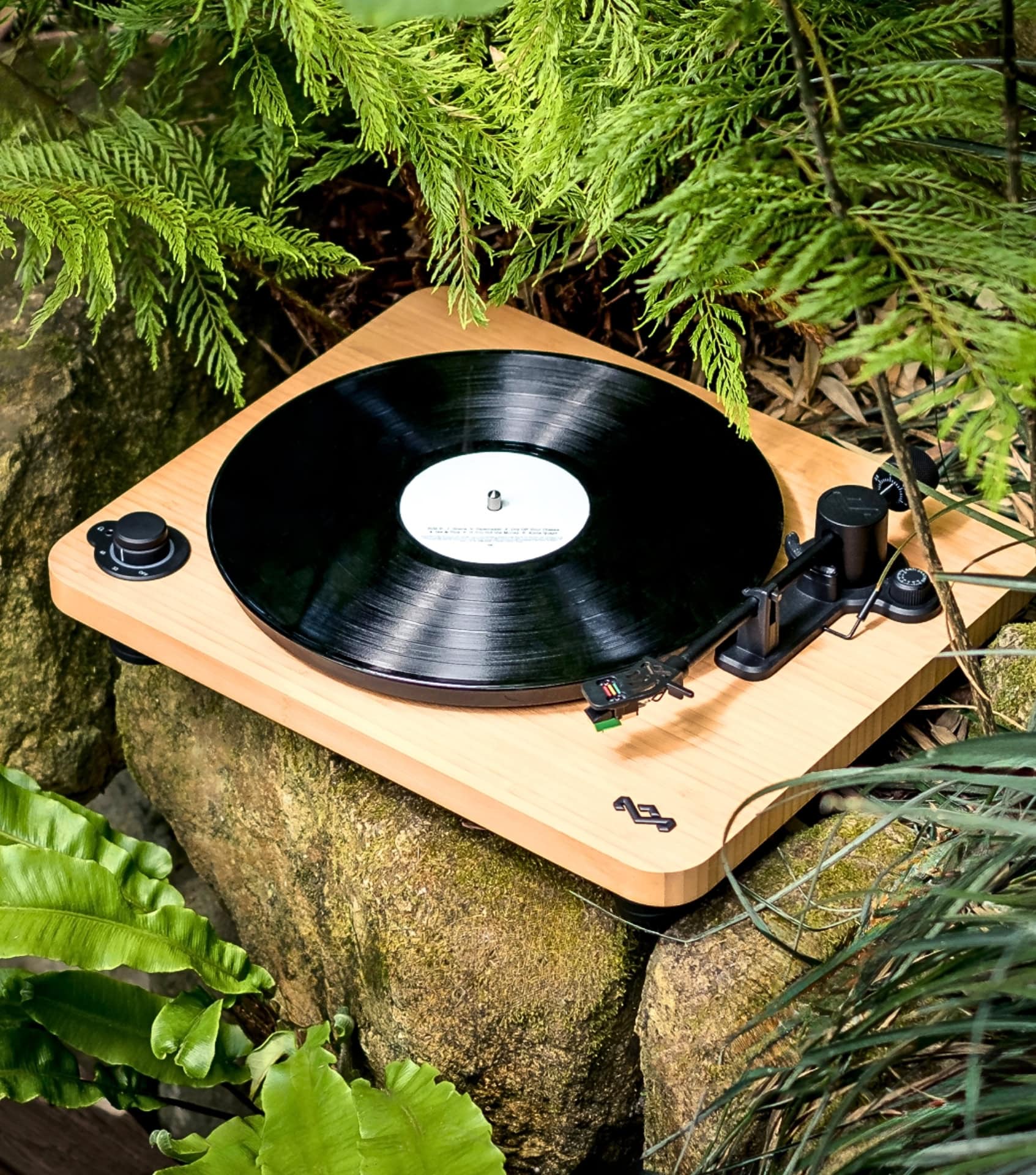 Image by House of Marley (sustainable-electronics) (2)