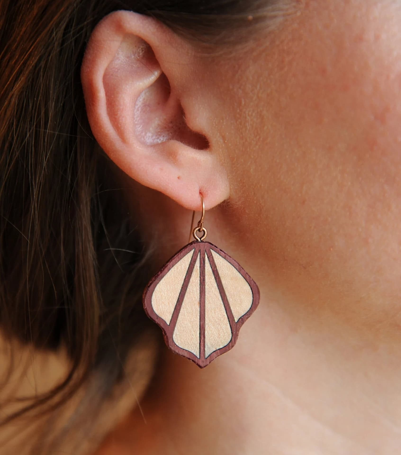 Image by Josiah Eidmann Studios (minimalist-jewelry-brands)