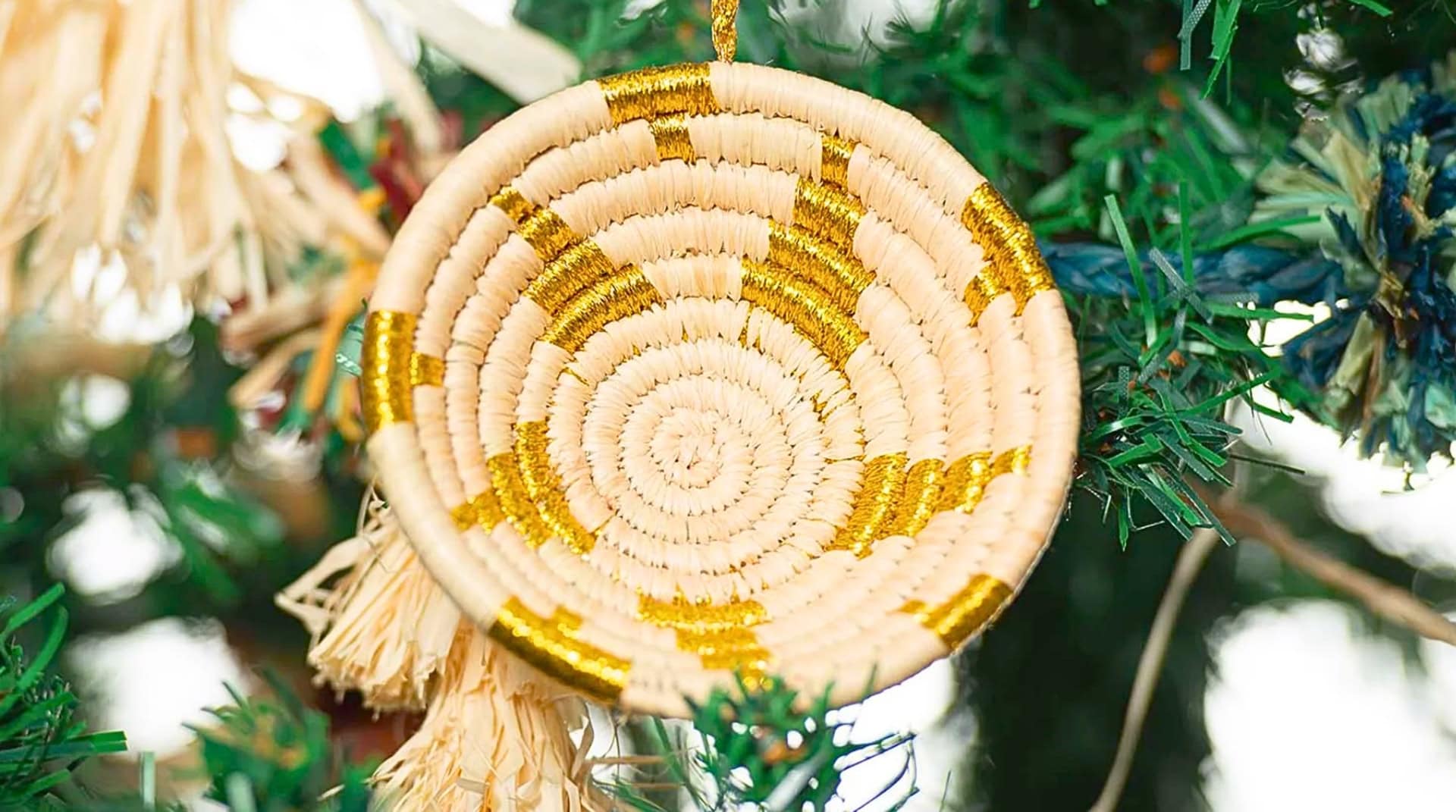 Image by Kazi (sustainable-christmas-decorations)