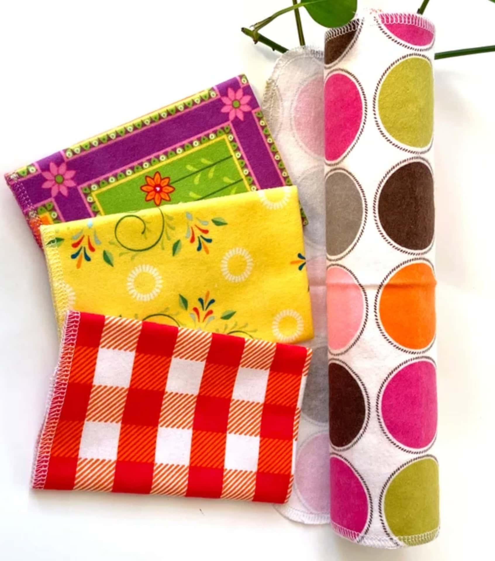 Image by La Girafe Couture (reusable-paper-towels)