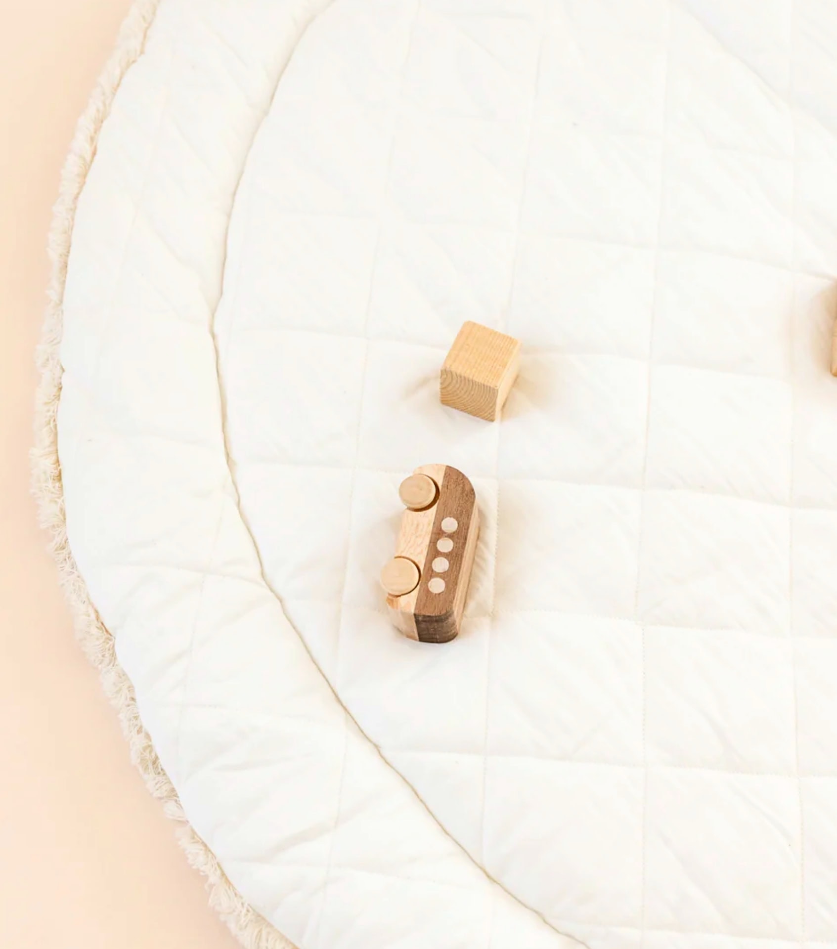 Image by Make Make Organics (non-toxic-nursery-rugs) (2)