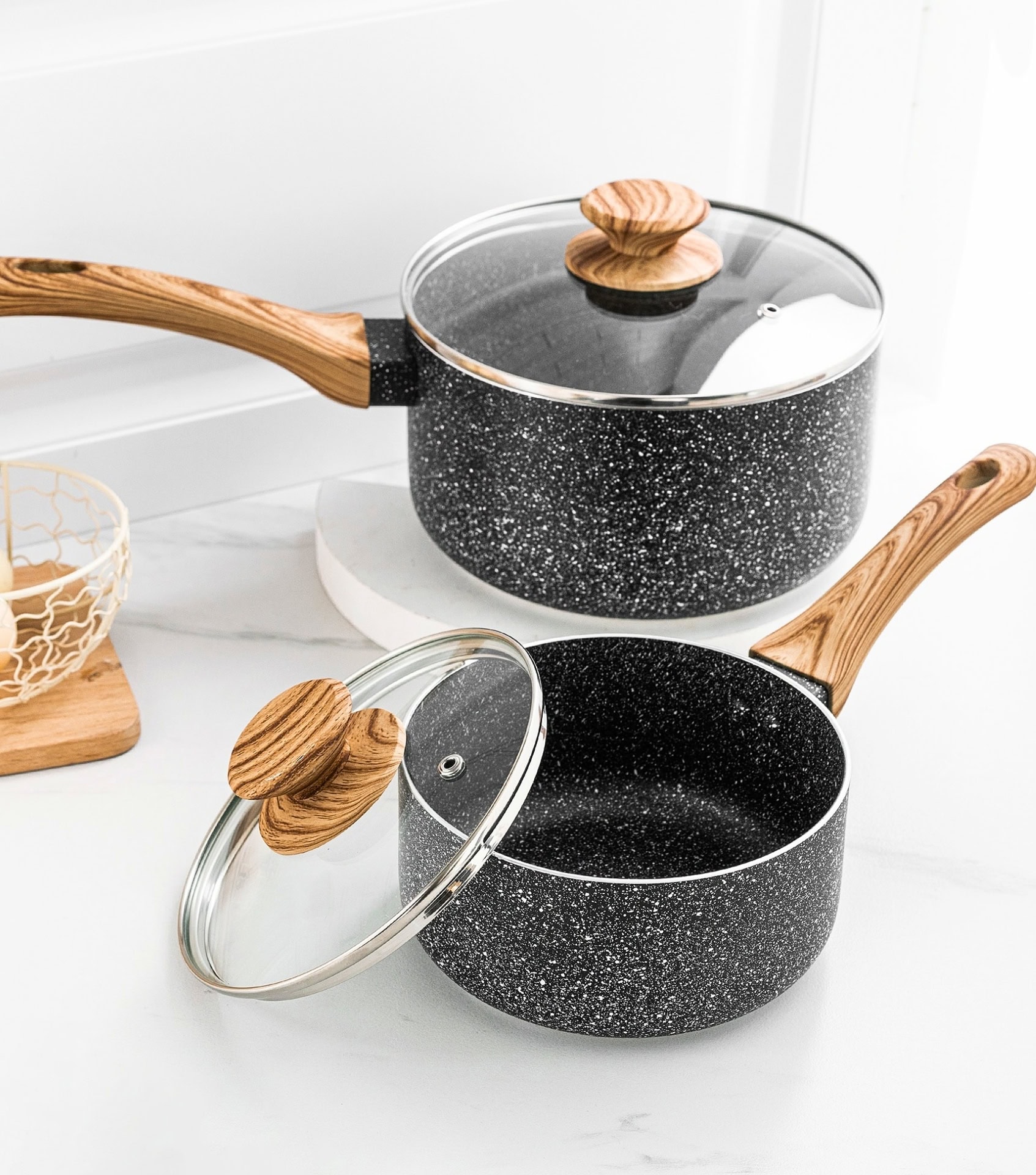 Image by Michelangelo (granite-cookware)