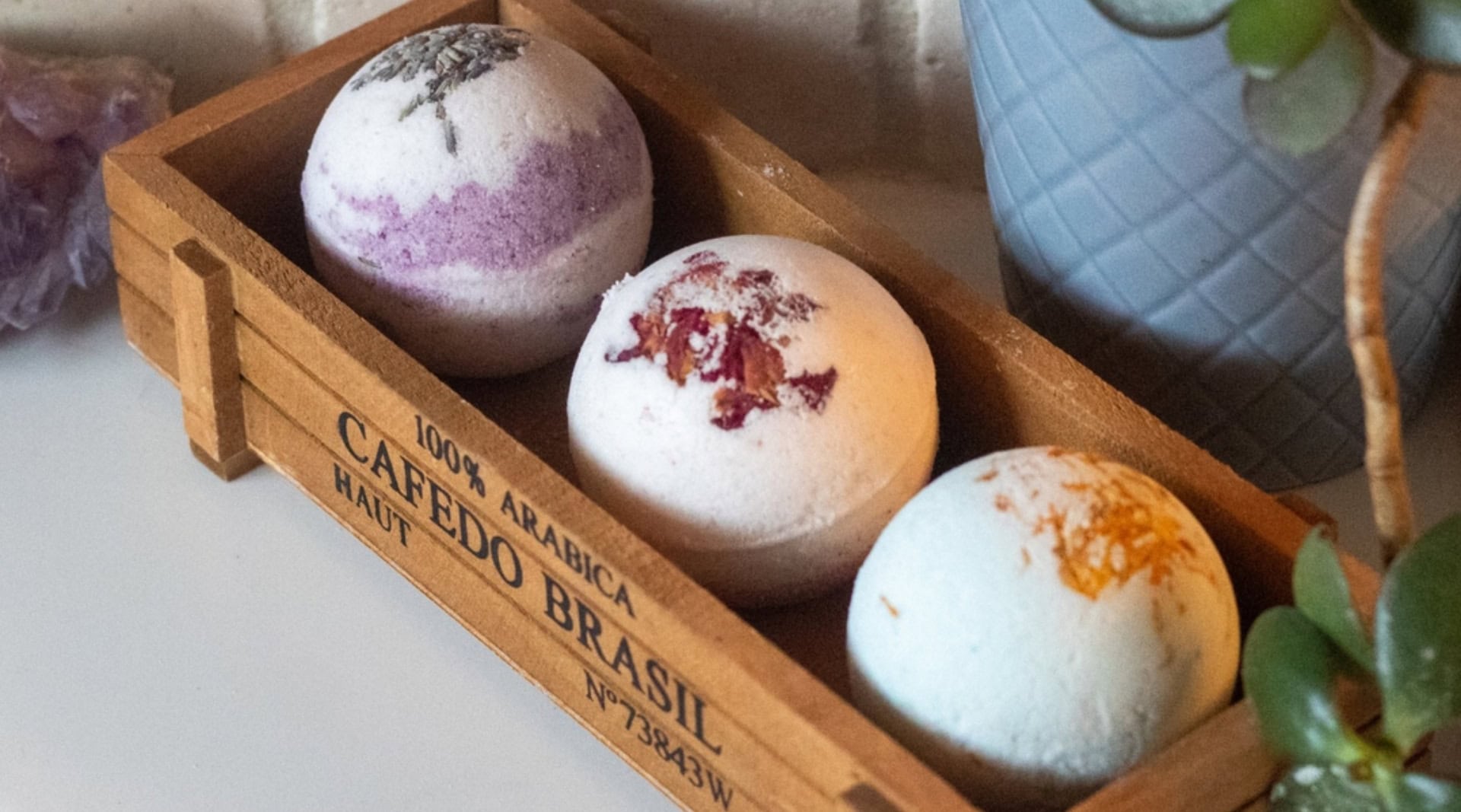 Image by Natural Amor (eco-friendly-bath-bombs)