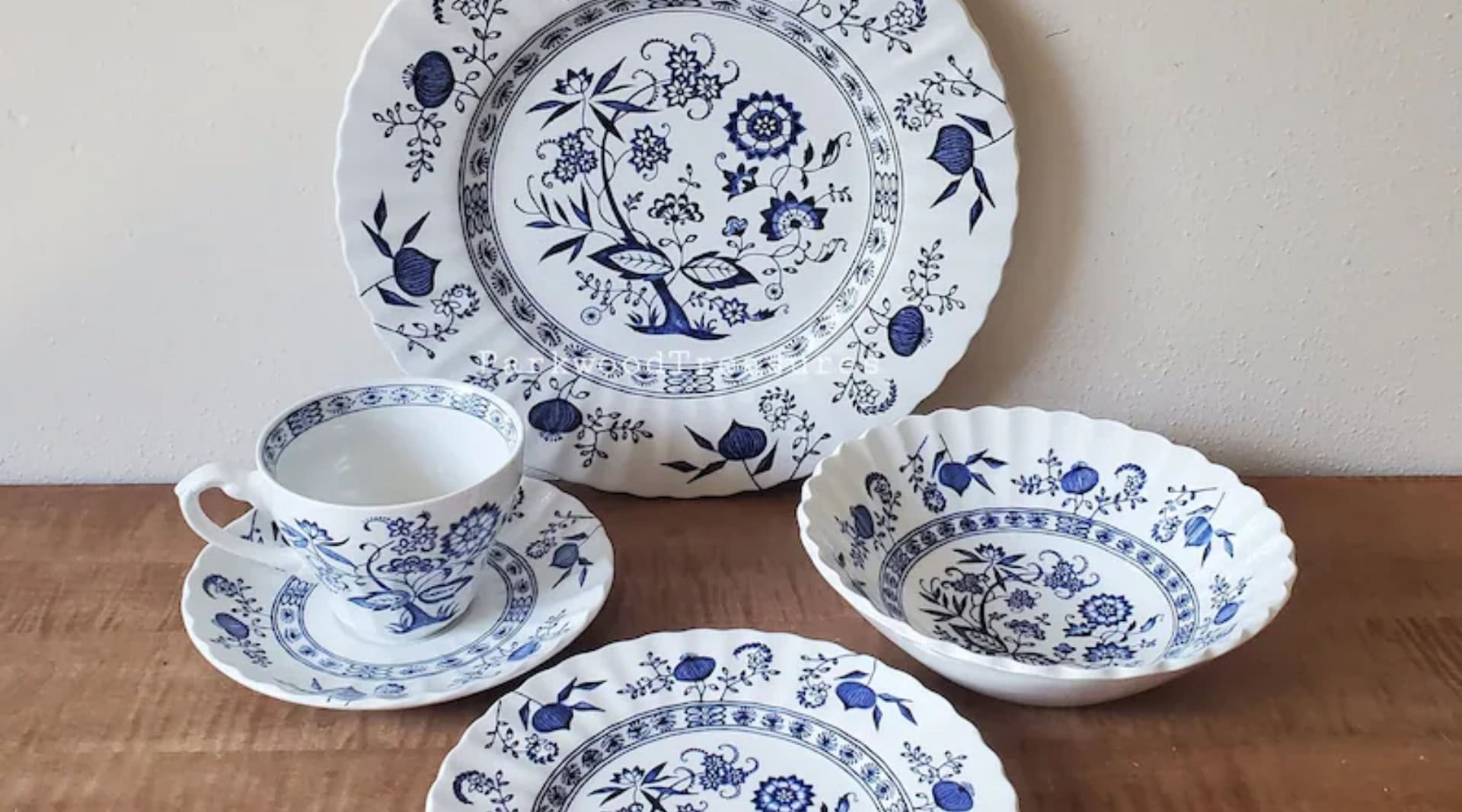 Image by Parkwood Treasures (eco-friendly-dinnerware)