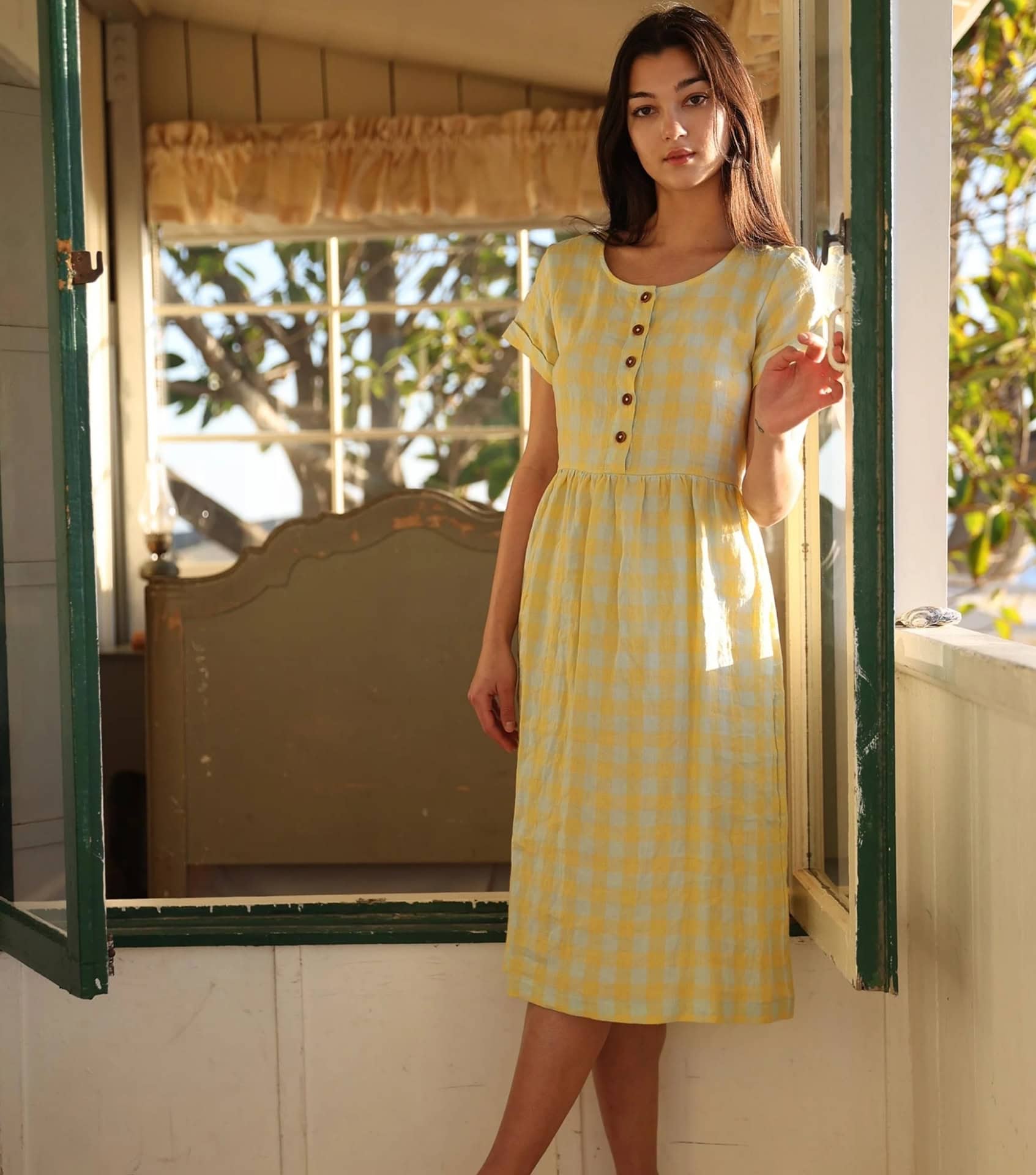 Image by Pyne & Smith (linen-wedding-guest-dresses)