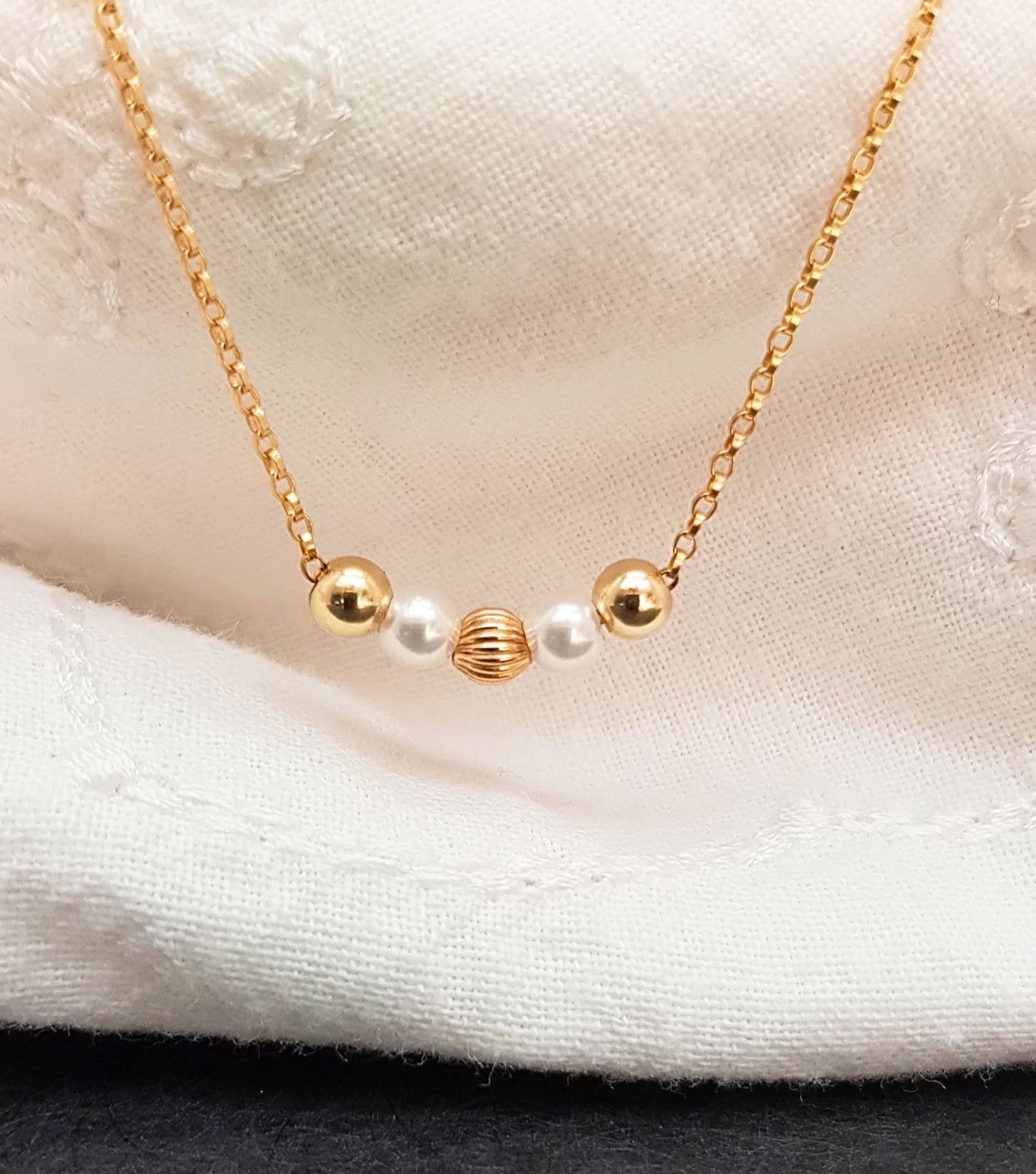 Image by Schmuckn (minimalist-jewelry-brands) (2)
