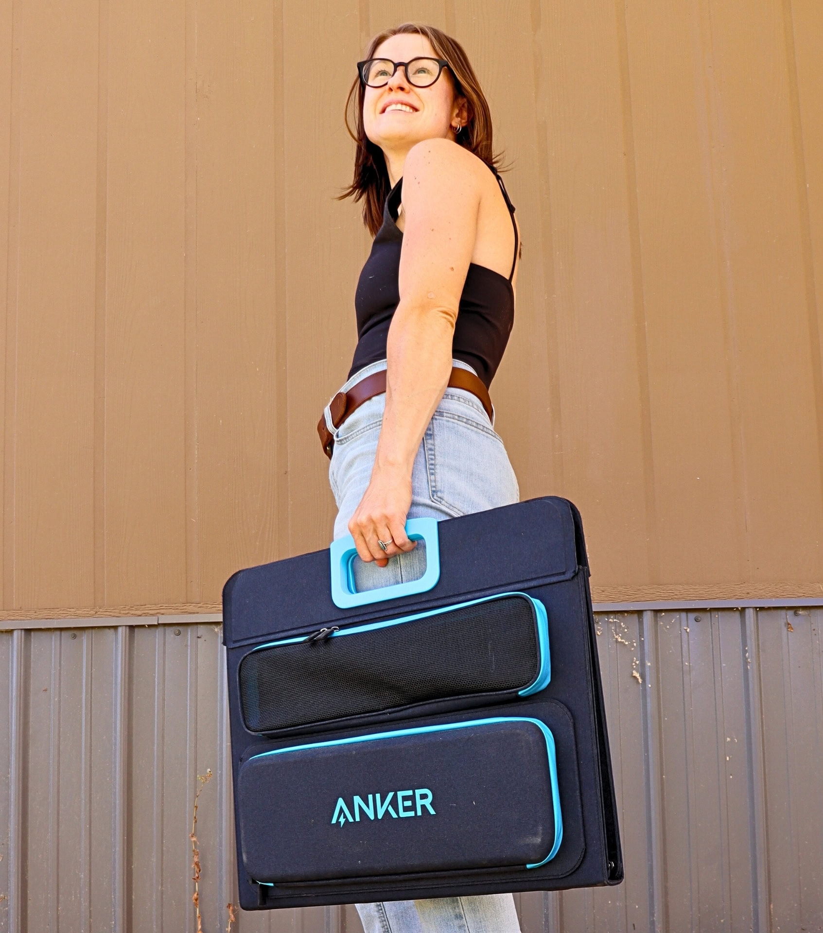 Image by Sustainable Jungle (ANKER) (sustainable-electronics)