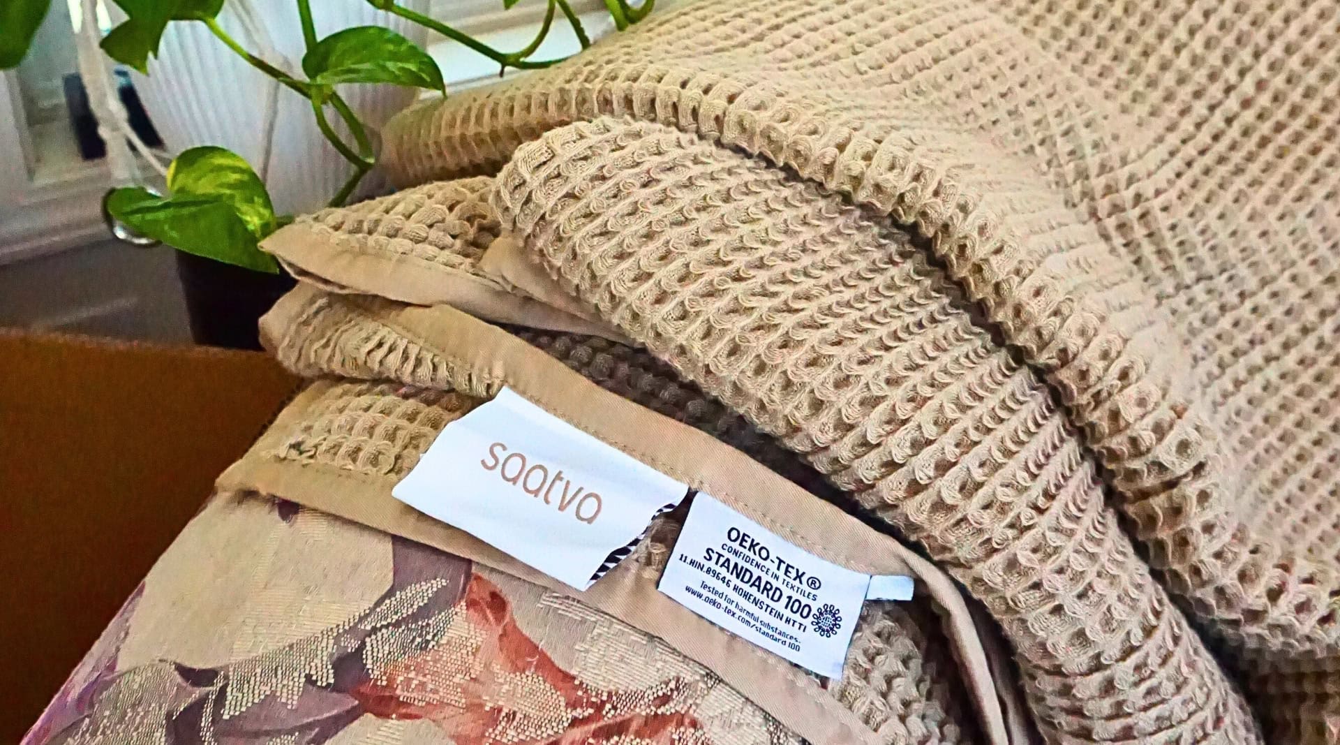 Image by Sustainable Jungle (Saatva) (sustainable-blankets)