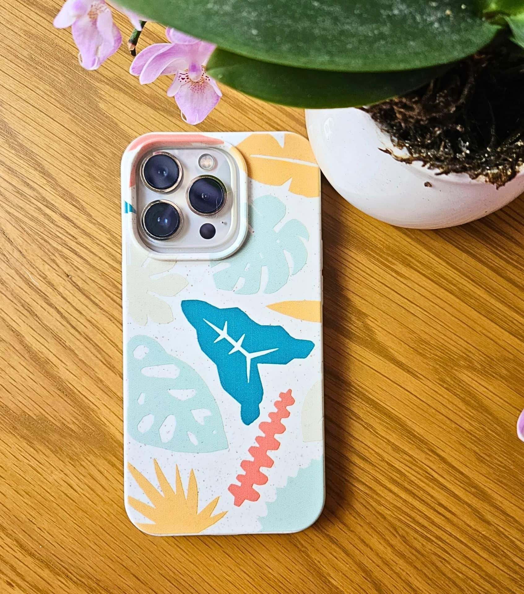 Image by Sustainable Jungle (Wave Case) (sustainable-gadgets) (2)