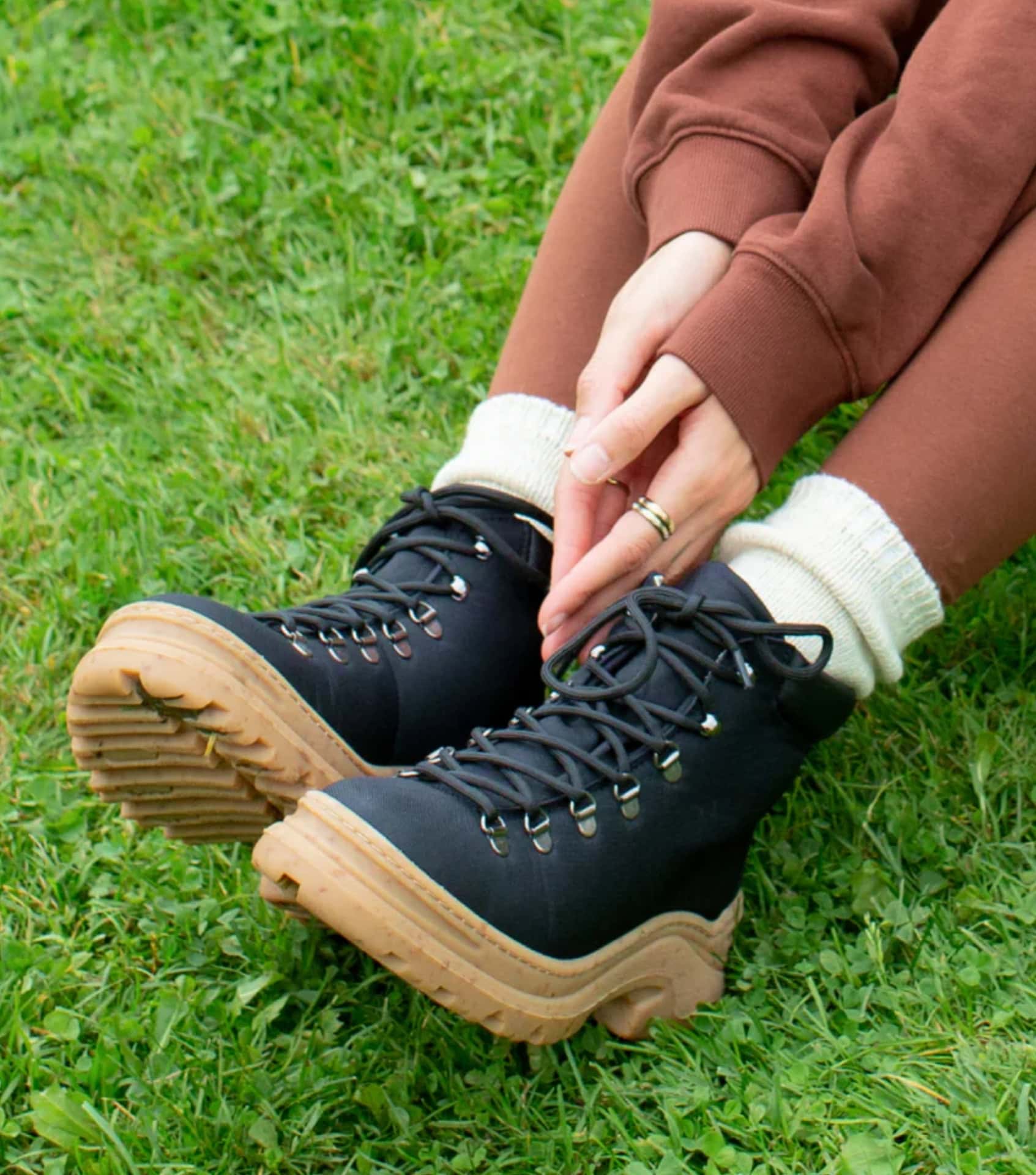 Image by Thesus (sustainable-hiking-boots) (2)