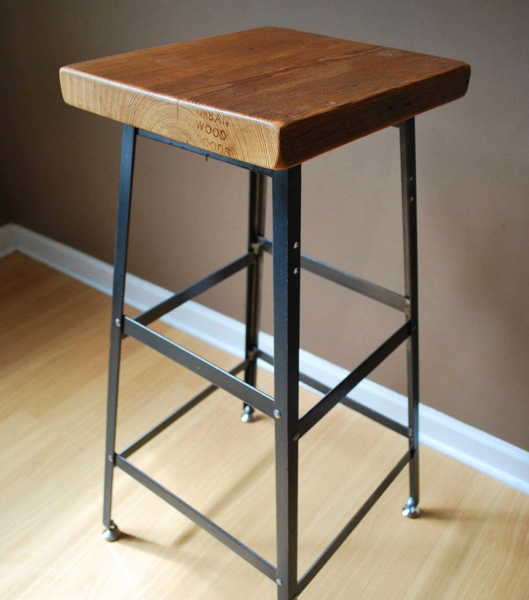 Image by Urban Wood Goods (sustainable-office-chairs) (2)