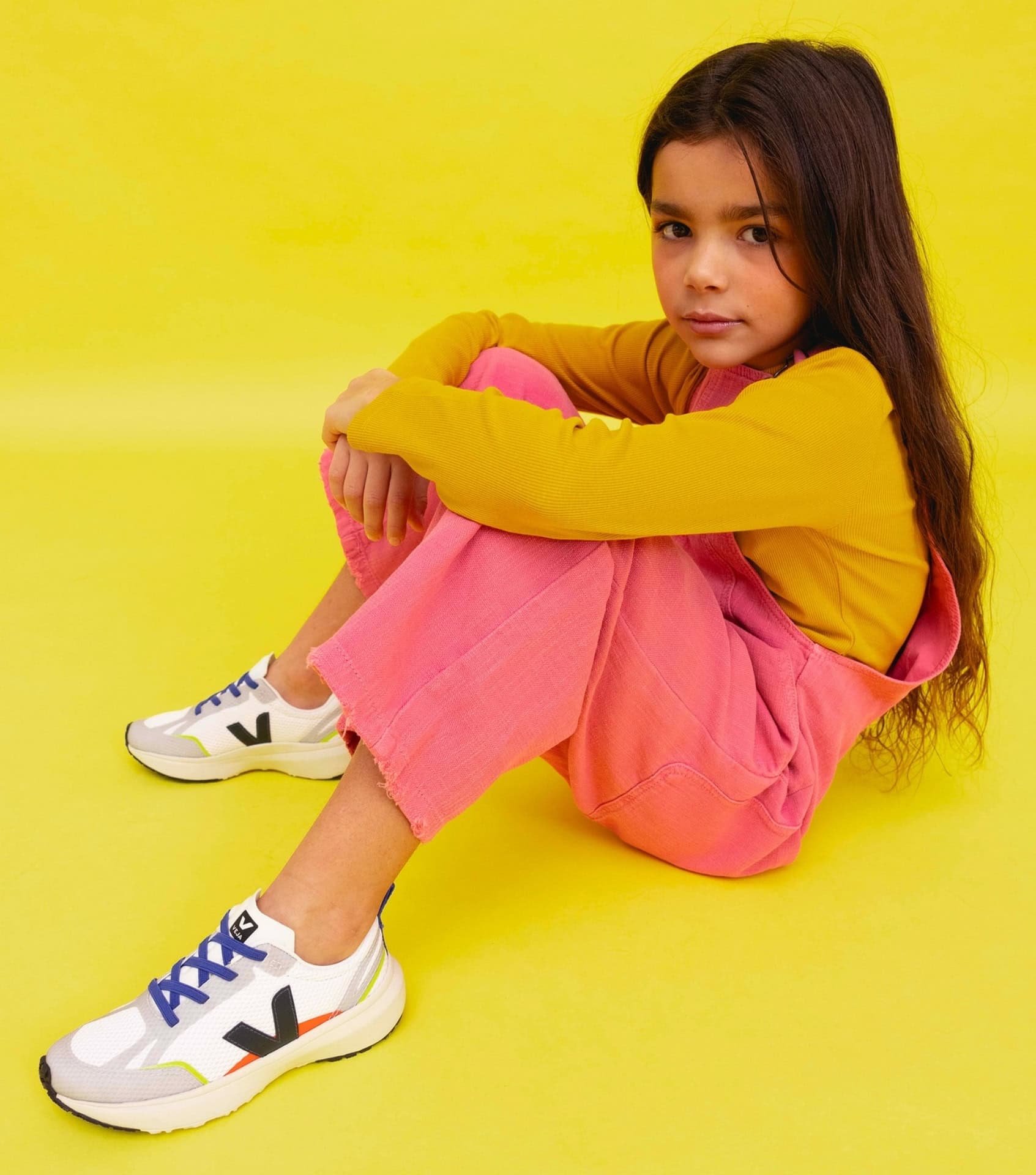 Image by VEJA (sustainable-kids-shoes) (2)