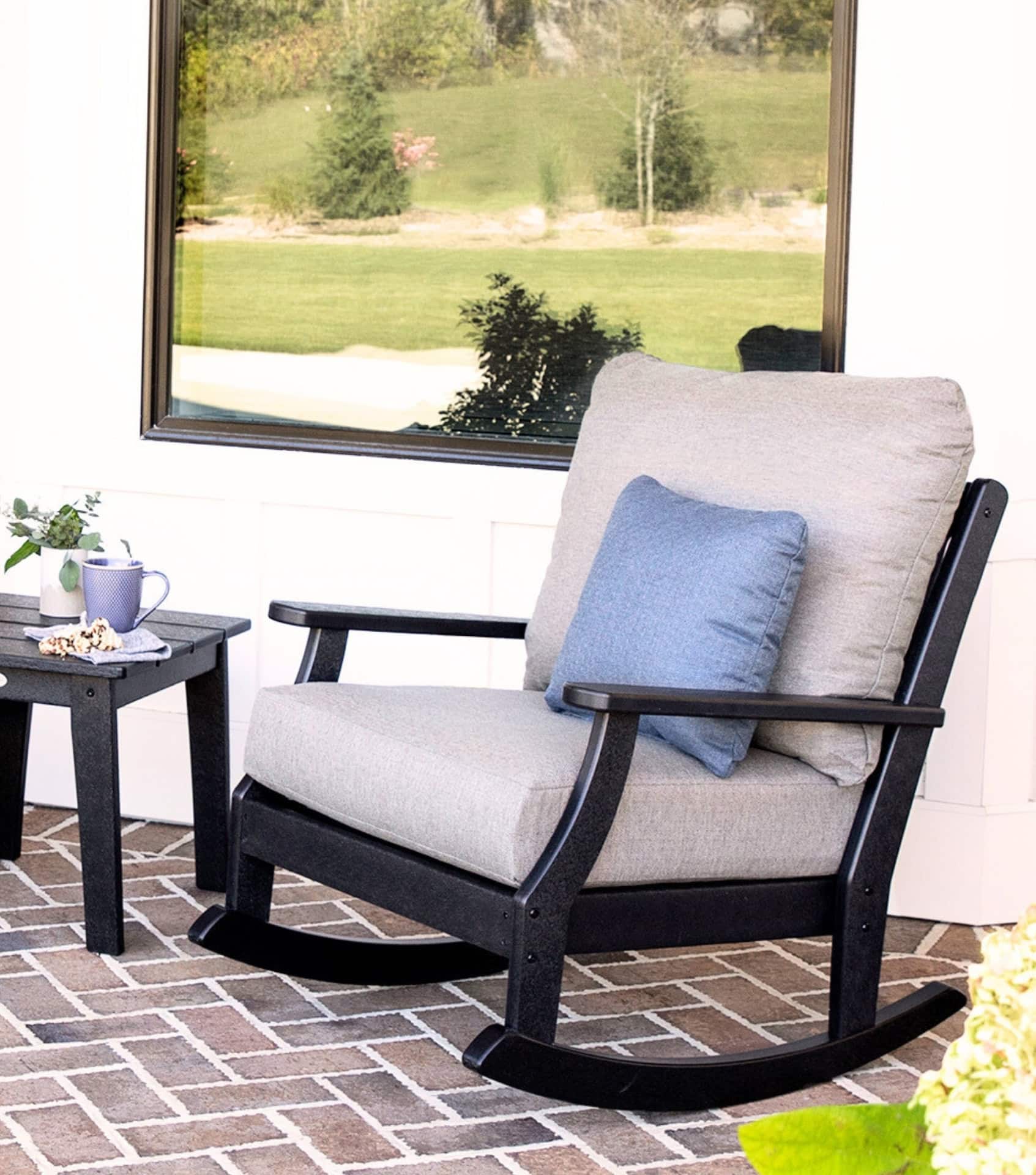 Image by Vermont Wood Studios (recycled-plastic-outdoor-furniture)