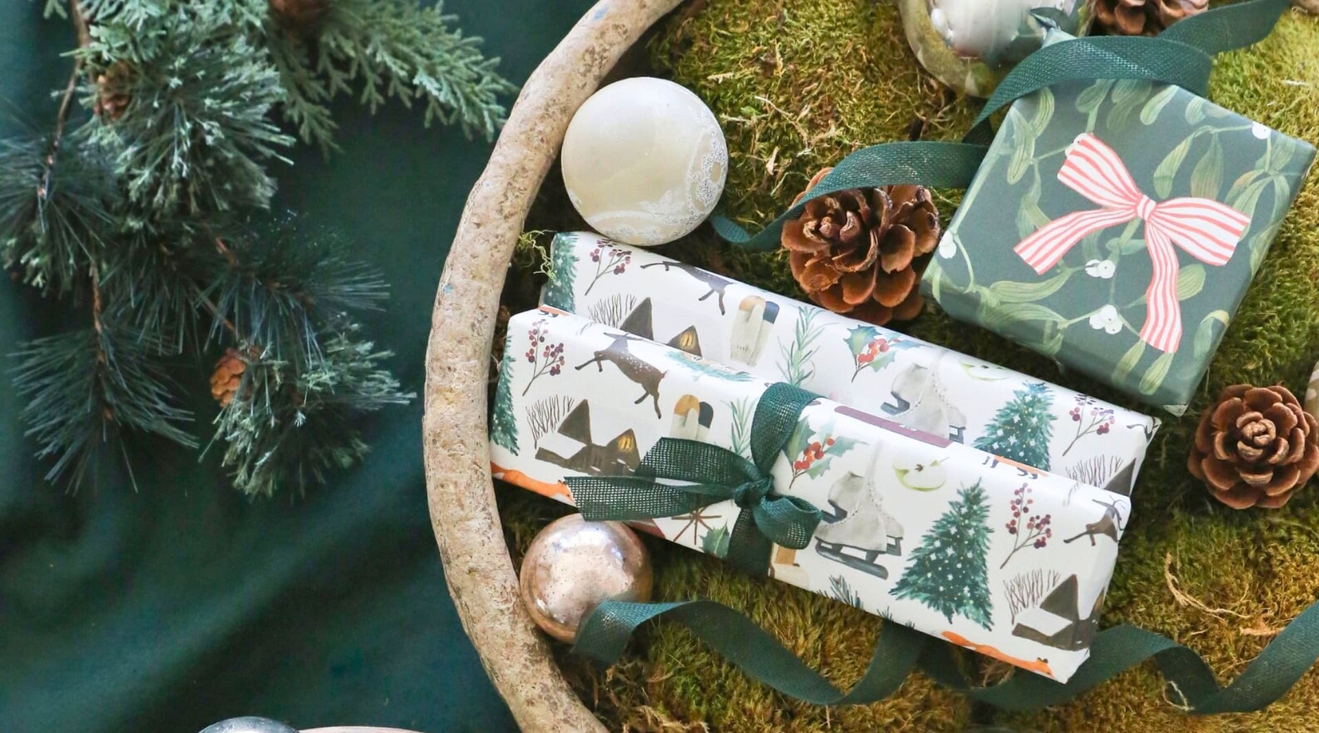 Image by Waterleaf Paper Co (eco-friendly-gift-wrapping)