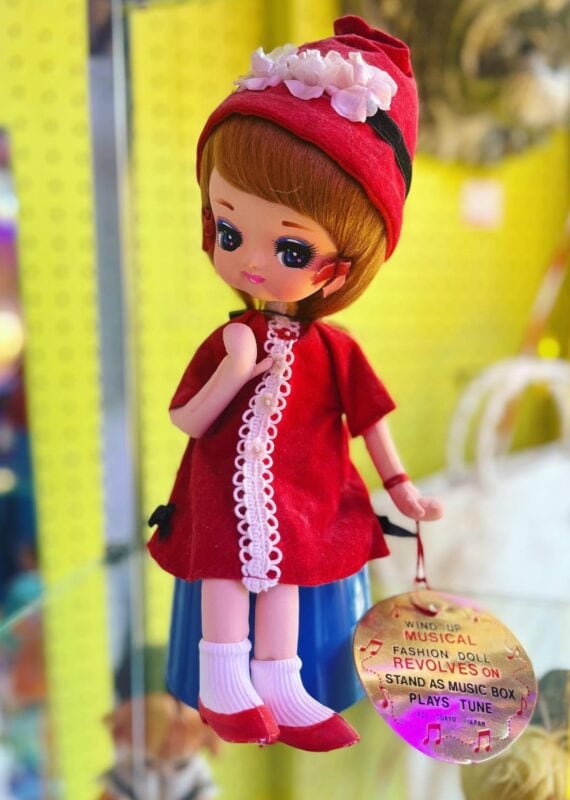 Image by Starland Vintage & Unusual (thrift-stores-nashville)