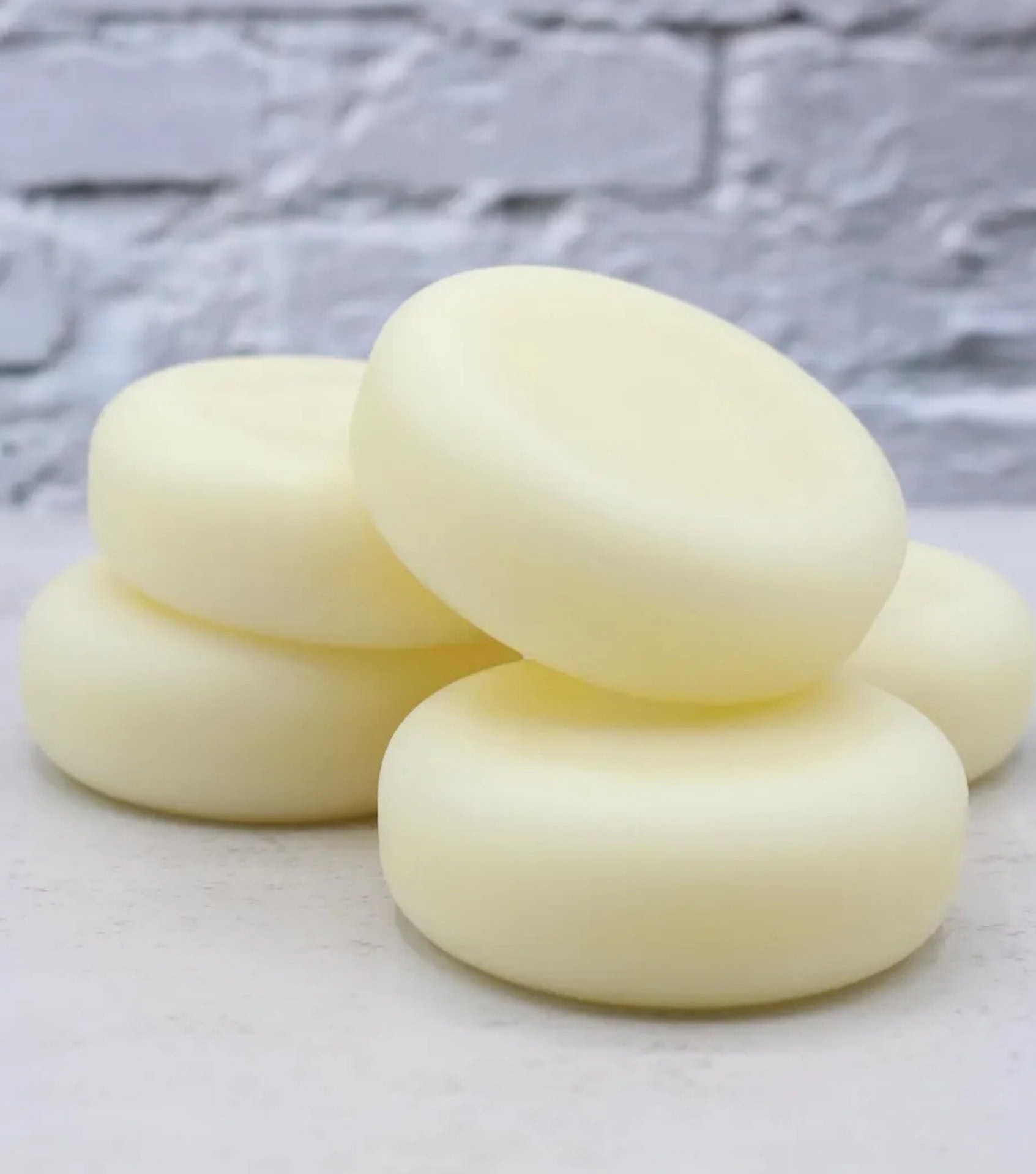 Image by NaturisticBath (zero waste conditioner)