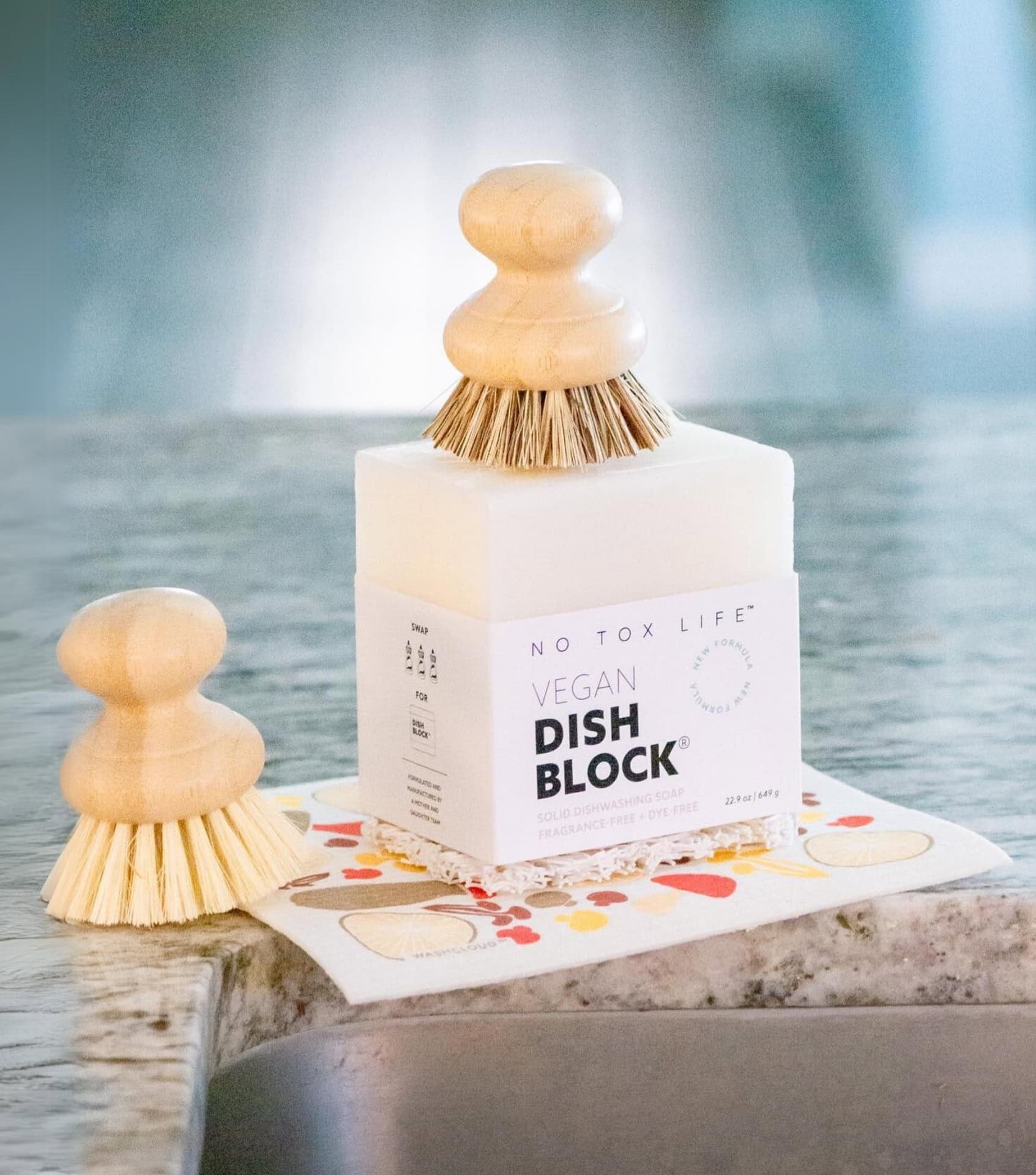 Image by No Tox Life (Non-toxic Dish Soap)