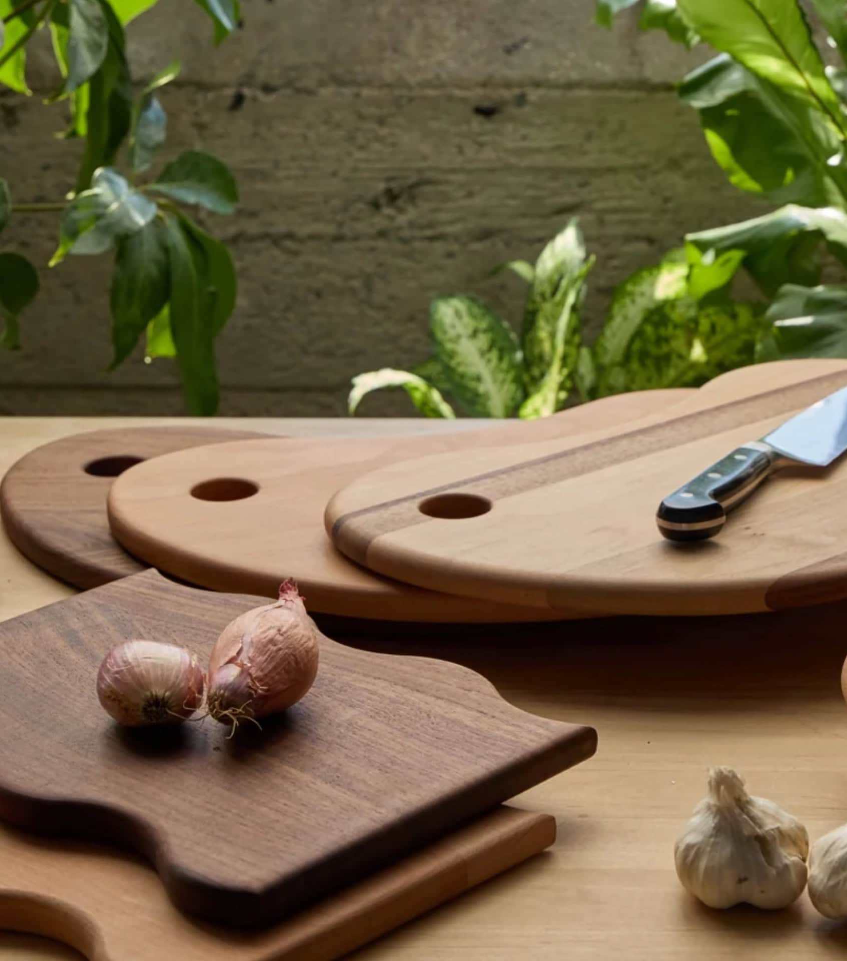 Avocado eco-friendly wooden cutting board set with sustainable materials and zero-waste packaging